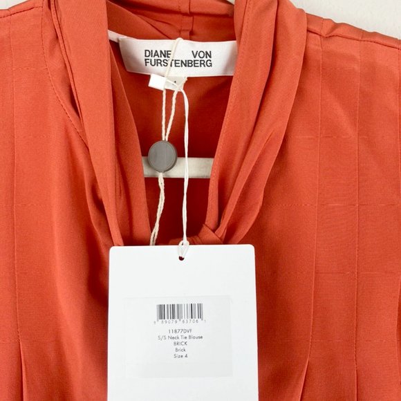 NWT Diane von Furstenberg DVF Silk Top/ Blouse– Chic for Business, Brunch, Event - Picture 5 of 8